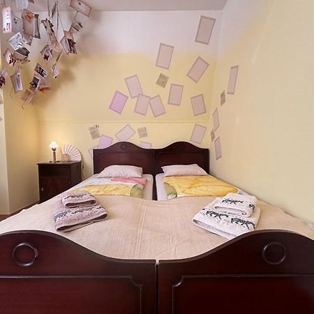 Poet'S Theme Room, Free Parking Karlovy Vary Ngoại thất bức ảnh