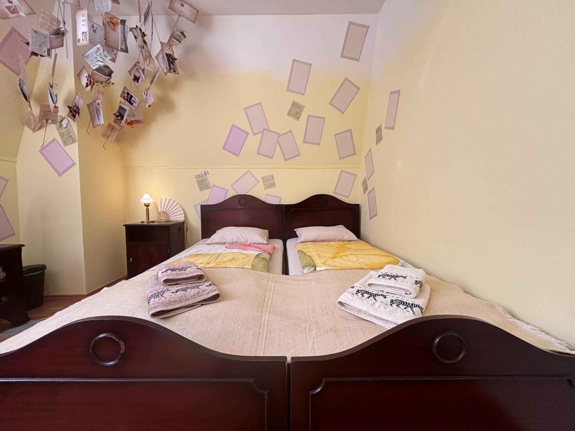 Poet'S Theme Room, Free Parking Karlovy Vary Ngoại thất bức ảnh